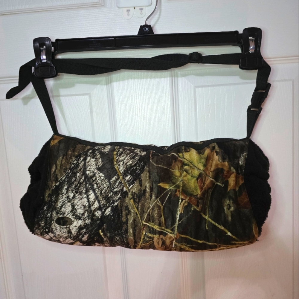 Camouflage hand warmer